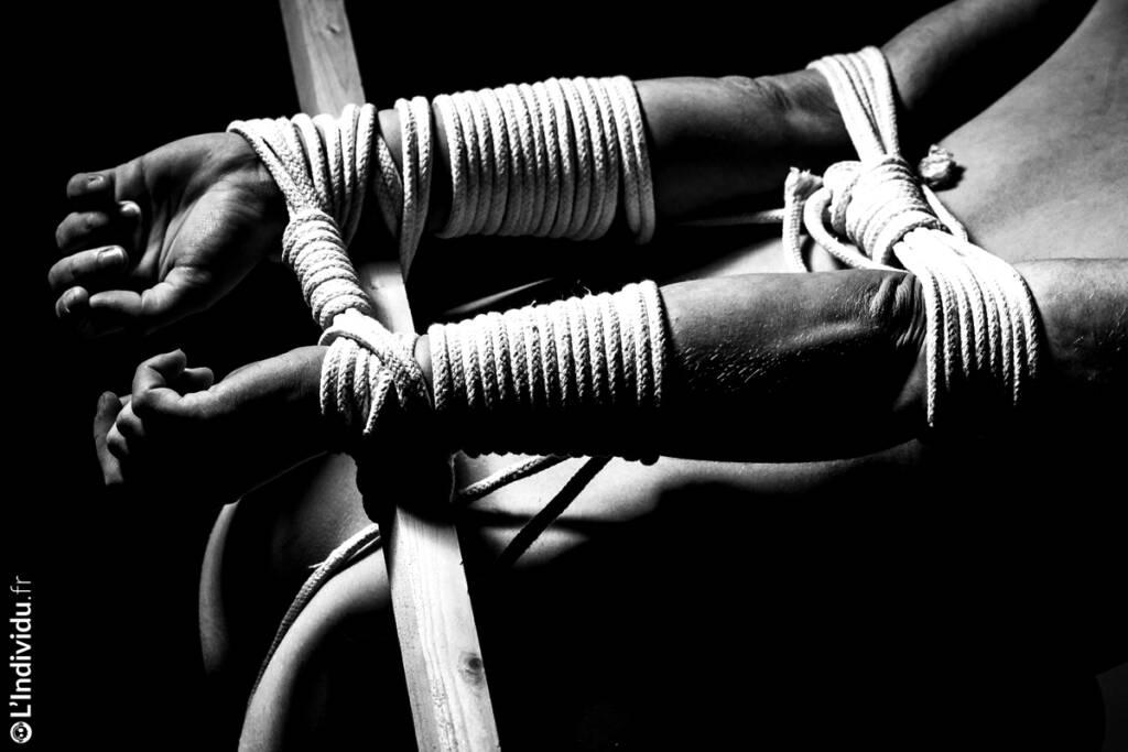 Tied up - Photograhy by L'Individu