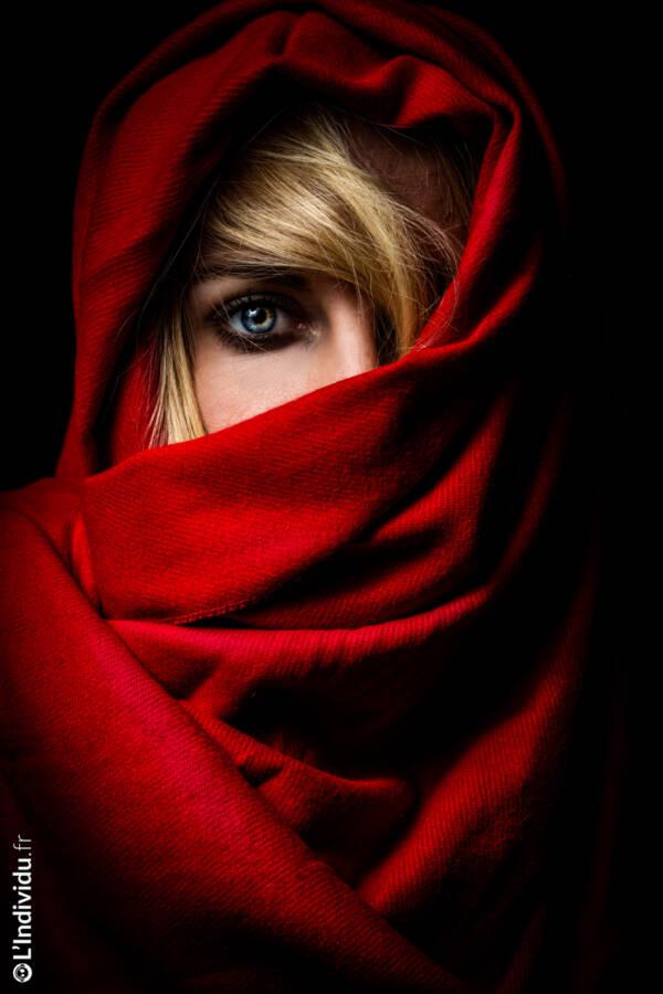 Lady in Red | Portrait Photography by L'Individu